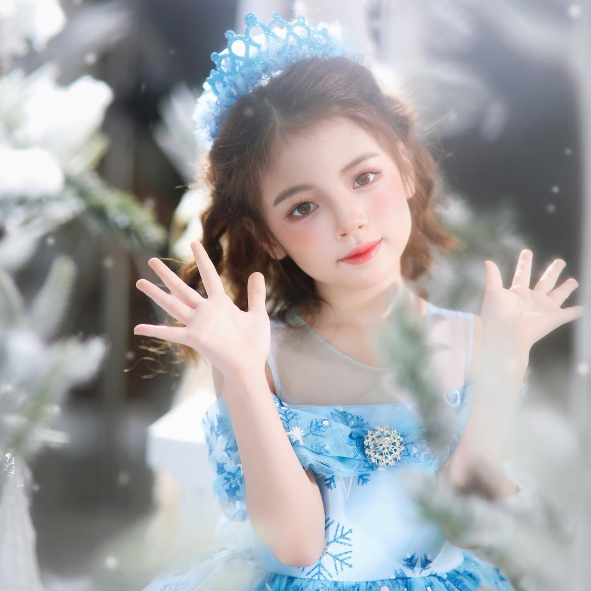 Large Size 2-Cartoon Elsa Tulle Skirt Dress High Quality Princess Party Style for Baby Girls Autumn Season OEM ODM Made Vietnam 3