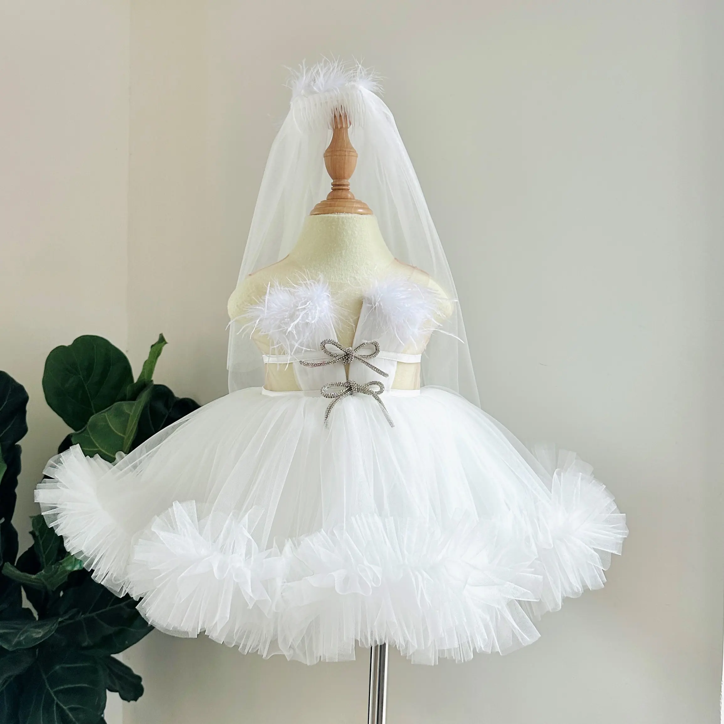 OEM ODM Princess Dress by Nhung Nguyen Baby Girl Party Style Large Size Gown Detachable Long Train Made Viet Nam for Children 2