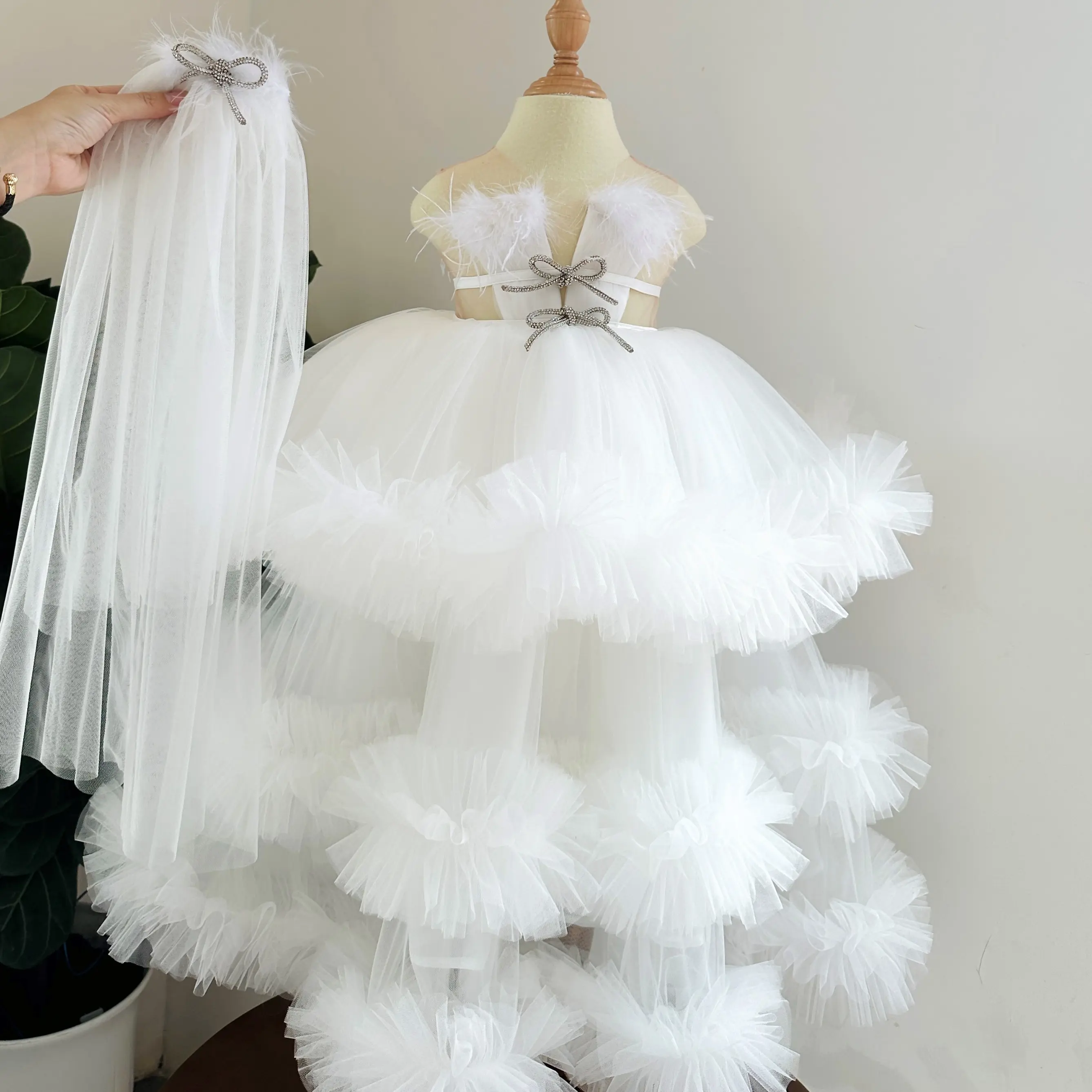 OEM ODM Princess Dress by Nhung Nguyen Baby Girl Party Style Large Size Gown Detachable Long Train Made Viet Nam for Children 3