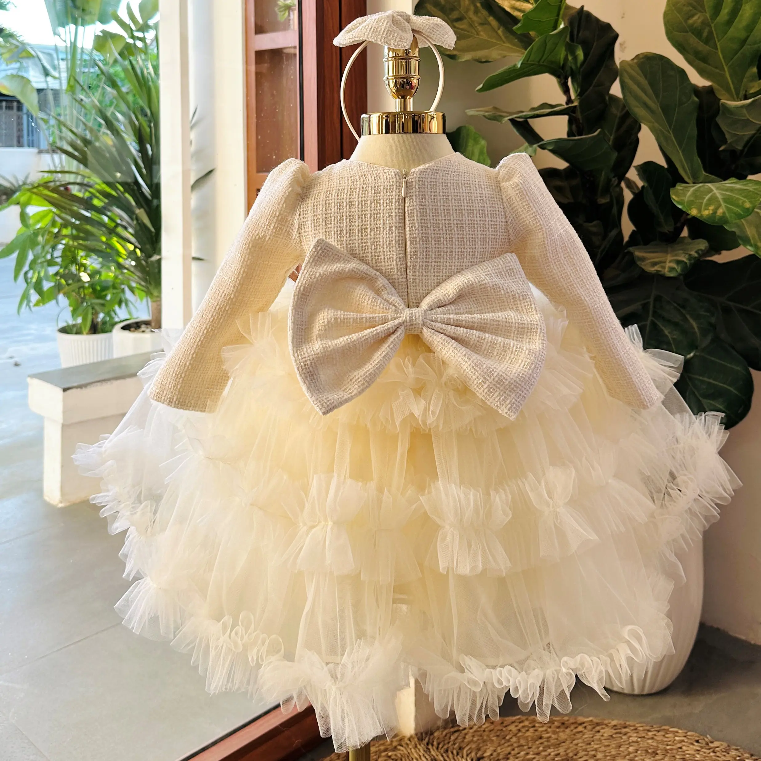 Viet Nam OEM Long-Sleeved Flared Mesh Skirt for Children's Party Soft Tulle Fabric Lovely Warm Winter Spring 5
