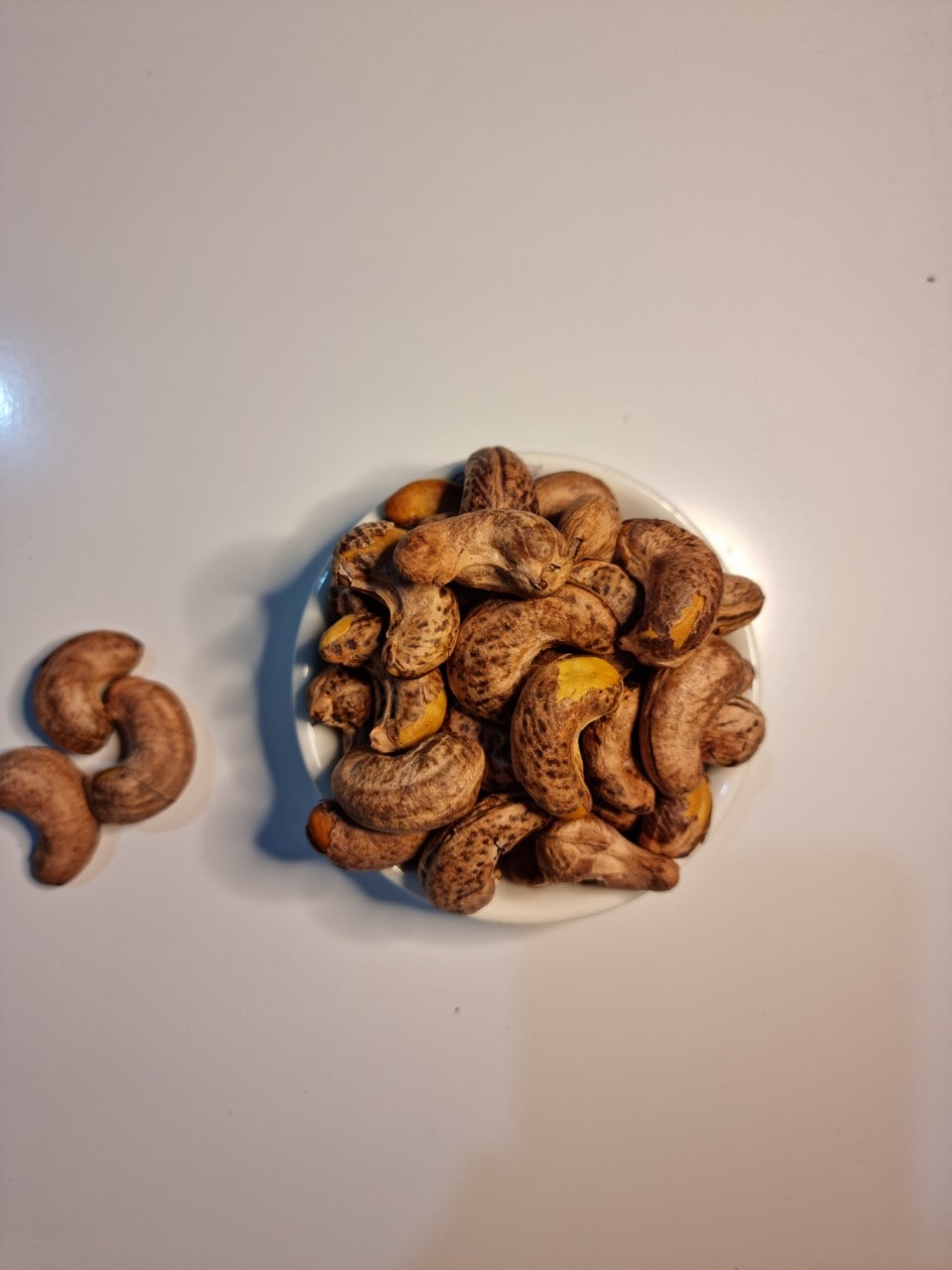 Dried Raw Cashew Nuts In Shell OEM Organic Nuts Natural Flavor Roasted