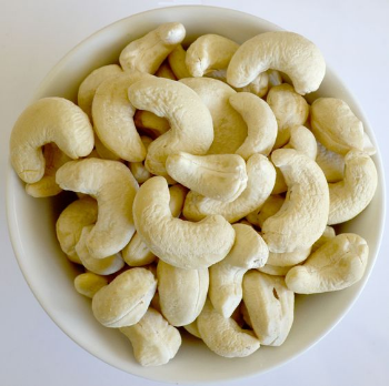 Nutritious Cashew Nut Dried Good Price Food Ingredients Whole Vacuum Packing From Vietnam Manufacturer 4