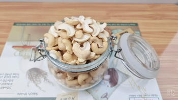 Vietnam Cashew Nuts Best Selling Organic Nuts Using For Food Cashew Kernels Packaging Carton & Vacuum PE From Vietnam 3