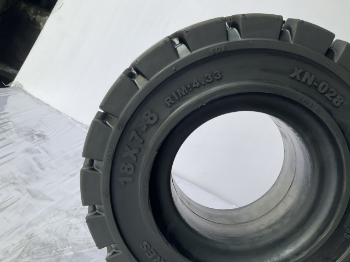 Success Solid Tire For Forklift 18X7-8 solid Tire For Sale Reasonable Price Made By Korean Technology Using For Forklift ISO Certiffication 5