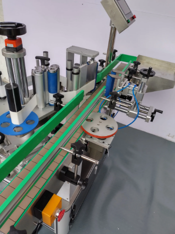 Top Pick (Sticking 1-2 labels) Good Quality Automatic Round Bottle Labeling Machine 2023 For Locating 2