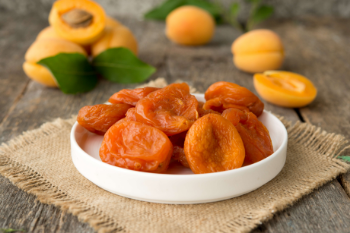 Dried Fruit Seedless Freeze Dried Apricots Sweet Snacks Seedless Preserved Apricot Dehydrated Apricot From Vietnam Manufacturer 1