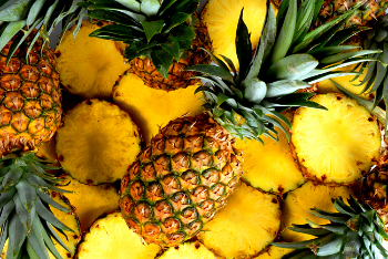 Best Choice Fresh Pineapple 100% Natural Sweet Tropical & Sub-Tropical Fruit Packed In Box Vietnam Manufacturer 3