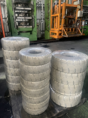 Natural Tire Variety Three-Layer Rubber Structure Using For Forklift Iso Customized Packing 2