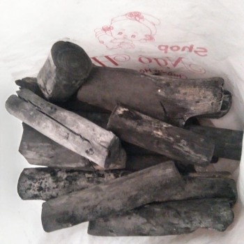 Black Charcoal Briquette High Specification Fast Burning Using For Many Industries Carb Fsc Coc Customized Packing 8