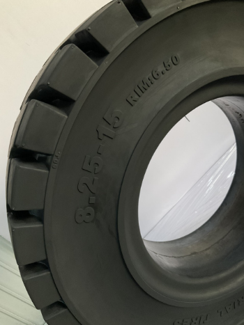 Solid Tire For Forklift 8.25-15 Super Durable Bearing Strength Competitive Price Using For Forklift Iso Customized Packing 5