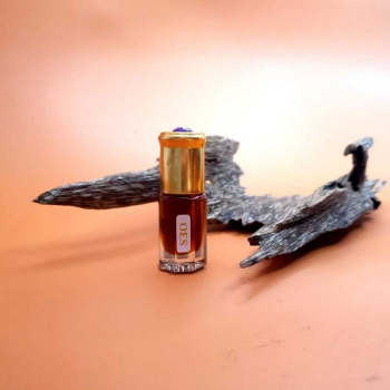 OEM ODM 3 ML Pure Essential Aromatic Oil Agarwood Wood Oud Oil For Relaxation Skin Directly 3