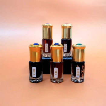 OEM ODM 3 ML Pure Essential Aromatic Oil Agarwood Wood Oud Oil For Relaxation Skin Directly 4