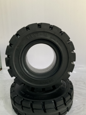 MR-SOLID WHITE For Forklift 18X7-8 Tire For Sale Reasonable Price Made By Korean Technology Using For Forklift Iso Customized Packaging 4