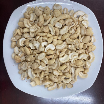 Cashew Kernels Making Candy Broken 100% Raw Crunchy Reasonable Price Customizable Packing Vietnamese 5