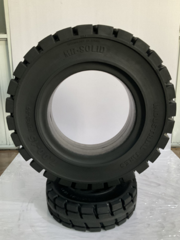 MR-SOLID Tire For Forklift 7.00 - 15 Tires Wheel For Forklift Good Choice Three-Layer Rubber Structure Using For Forklift ISO Certificate 8