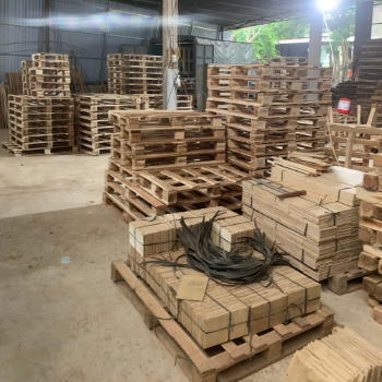 High Quality Pine Wood Pallet International Standard Flexible Pallet Size Safe For Health Reuse For High Value Economic    4