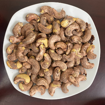 Nutritious Cashew Nut Making Pie Roasted With Salt No Preservatives Reasonable Price Vacuum Packing Made In Vietnam Manufacturer 4