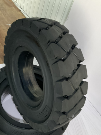 MR-SOLID 7.00-12 non marking tires Natural Rubber Tire Variety Three-Layer Rubber Structure vietnam tire manufacture 5