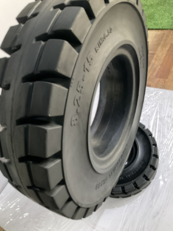 Solid Tire For Forklift 8.25-15 Super Durable Competitive Price Bearing Strength Iso Customized Packing Made In Vietnam Factory 2