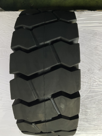 Success Solid Tire For Forklift 27X10-12 Tire Supply Reasonable Price Bearing Strength Bearing Strength Iso Rubber Solid Tire 3