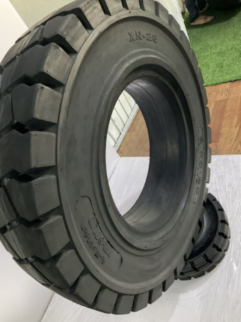 MR-SOLID Tire For Forklift 9.00-20 Tire Supply Reasonable Price Bearing Strength Customized Packing From Vietnam manufacturer 7