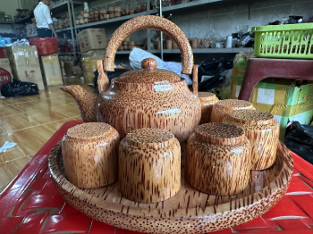 Hot Item Teapot And Cup Set Make From Wooden Coconut For Tea Dark Brown All Seasons Made In Vietnam Manufacturer 5