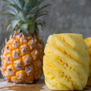 Fresh Pineapple Fresh Cheap Price  Organic Using For Food Vinagreen Customized Packing Made In Vietnam Manufacturer 2