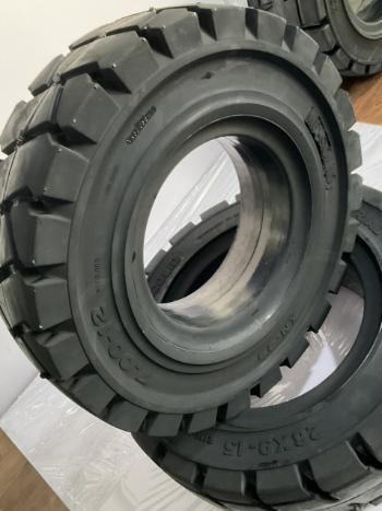 MR-SOLID Tire For Forklift 7.00-12 Tire For Forklift Variety Bearing Strength Iso Customized Packing Vietnam Manufacturer 3