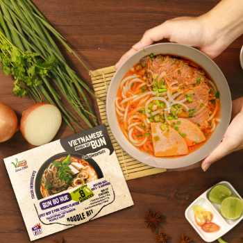 Bun Bo Hue Spicy Beef And Pork Noodle Kit Soup Vianco Delicious Cooking Time 10 Minutes Iso 22000 2018 Bag Vietnam Manufacturer 4