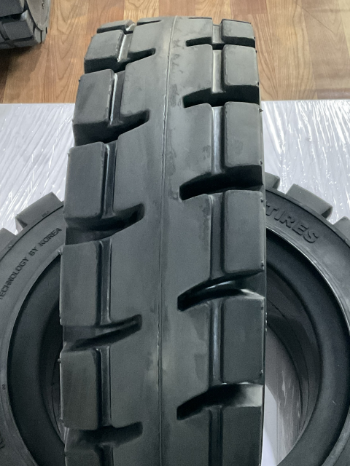 MR-SOLID Tire For Forklift 6.50-10 Natural Tire Wholesale Made By Korean Technology Using For Forklift Iso Customized Packing 6