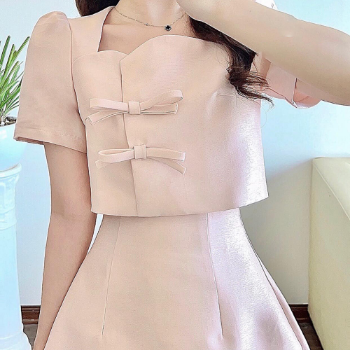 2023 New Elegant Pink Dress: Summer Luxury Short Sleeve Polo T-shirt Dress with Slim Waist and Bubble Sleeve, Designed by Vietnam 2