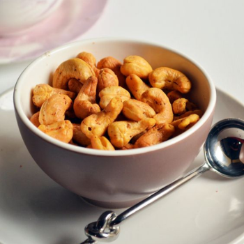 Cashew Kernels Making Pie Roasted With Salt Dried Fast Delivery Customizable Packing Vietnamese Manufacturer