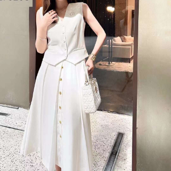 High-End Style, Vtex Women's Vest and Long Skirt Set, The Ideal Choice for Fashion-Forward Women 4