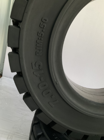 MR-SOLID Tire For Forklift 7.00 - 15 New Tires From Natural Rubber Competitive Price Low Wear Using For Forklift Customized Packing 5