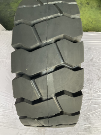 Success Solid Tire For Forklift 27X10-12 Tire Supply Reasonable Price Bearing Strength Bearing Strength Iso Rubber Solid Tire 2