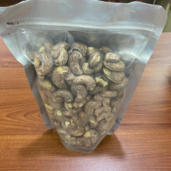 Natural Cashew Nut Snack Roasted With Salt No Preservatives Reasonable Price Vacuum Packing Vietnam Manufacturer 4