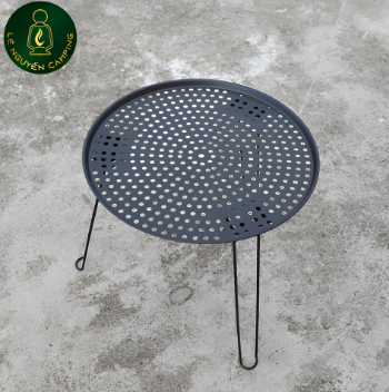 Foldable round table for picnics and camping trips 3