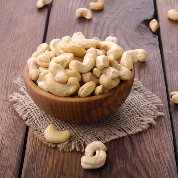 Nutritious Cashew Nut Dried Good Price Food Ingredients Whole Vacuum Packing From Vietnam Manufacturer 2