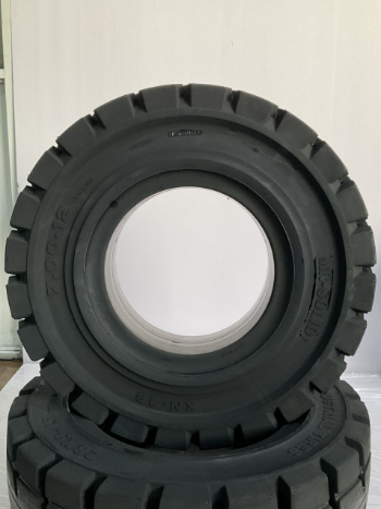 MR-SOLID 7.00-12 non marking tires Natural Rubber Tire Variety Three-Layer Rubber Structure vietnam tire manufacture 6