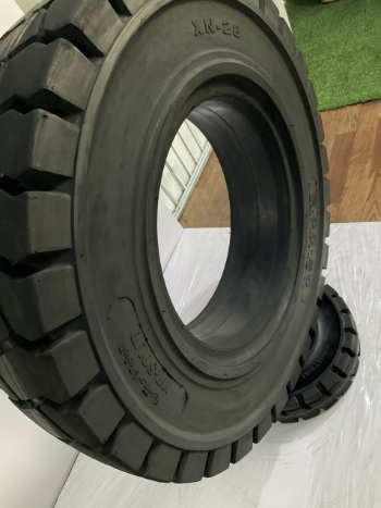 MR-SOLID Tire For Forklift 9.00-20 Black Tire Oem Made By Korean Technology Using For Forklift Iso Customized Packing Made In Vietnam 3