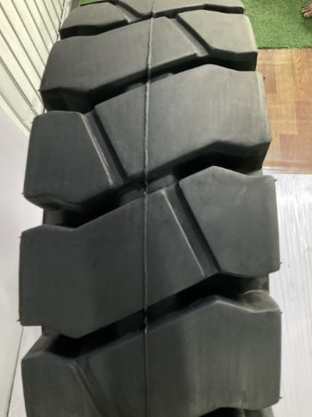 MR-SOLID for forklift 12.00-20 Black Tire Hot Selling Three-Layer Rubber Structure Using For Forklift Iso Customized Packing 7