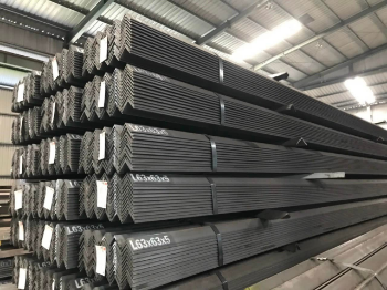 High Quality SS400 Equal Angle Steel V 63 x 63 x5ly Good Price Black Low Carbon Made In Vietnam  1