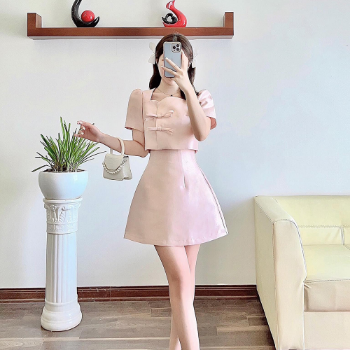 2023 New Elegant Pink Dress: Summer Luxury Short Sleeve Polo T-shirt Dress with Slim Waist and Bubble Sleeve, Designed by Vietnam 1