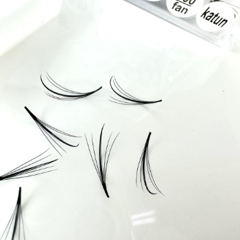 Handmade Wispy 5D Eyelash Oem Natural Long Silk Make Up Carton Box Plastic Wrap Made In Vietnam Manufacturer 5