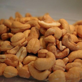 Cashew Kernels Using For Food Roasted With Salt No Preservatives Good Price Vacuum Packing Made In Vietnam Manufacturer 1