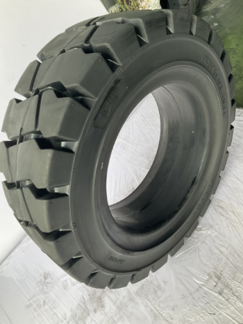 Success Solid Tire For Forklift 28x9-15 New Tires Hot Selling Low Wear Using For Forklift Iso Customized Packing Made In Vietnam 2