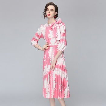 Chic Fashion Choices for Plus Size Women: Mature and Elegant VietNam Fashion Dress, Simple Patchwork Dress, and Loose T-shirt Dr 2