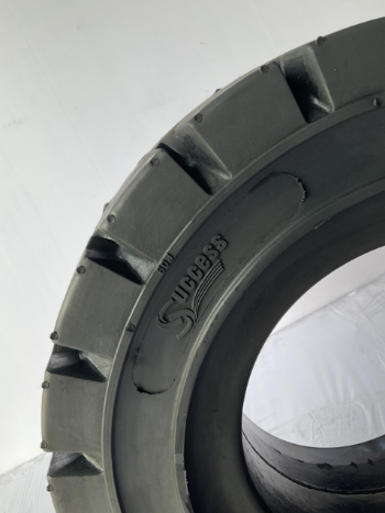 Success Tire For Forklift 16X6-8 Natural Tire Wholesale Bearing Strength Using For Forklift Iso Customized Packing Vietnam 1