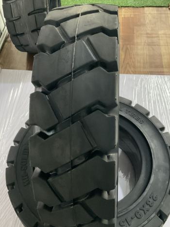 MR-SOLID Tire For Forklift 7.00-12 Super Durable Good Price Three-Layer Rubber Structure Using For Forklift Iso Customized 2