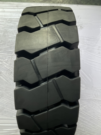 Success Solid Tire For Forklift 28x9-15 New Tires Hot Selling Low Wear Using For Forklift Iso Customized Packing Made In Vietnam 5